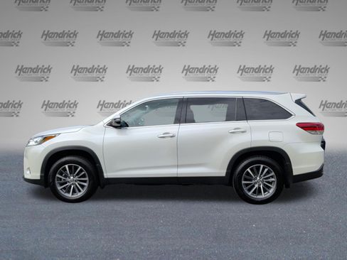 Used 2019 Toyota Highlander XLE AWD/4WD image 10