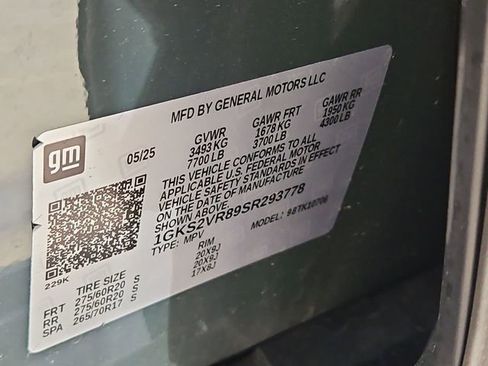 Used 2025 GMC Yukon AT4 Ultimate w/ LPO, Floor Liner Package image 12