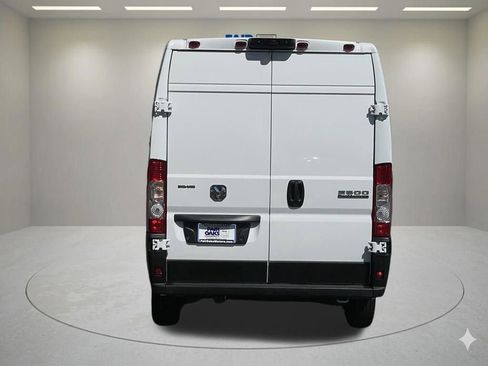 Used 2023 RAM ProMaster 2500 FWD image 7