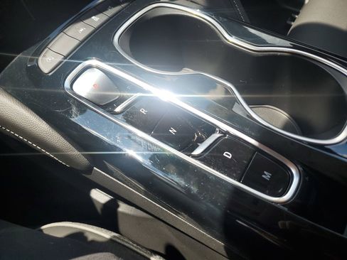 Certified 2022 Buick Envision Avenir w/ Technology Package II image 24