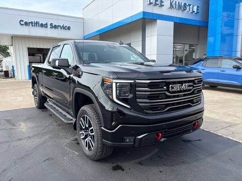 New 2026 GMC Sierra 1500 AT4 w/ LPO, Black Badging Package AWD/4WD image 8