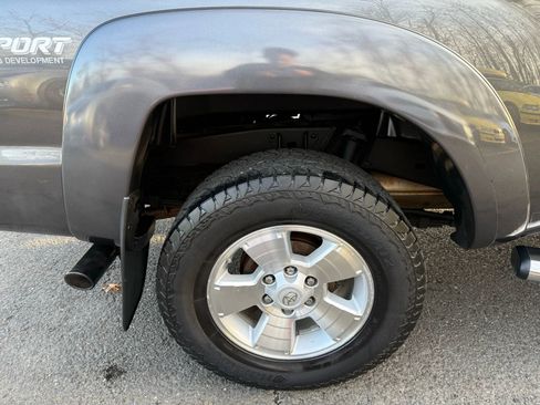 Used 2015 Toyota Tacoma 4x4 Double Cab image 34