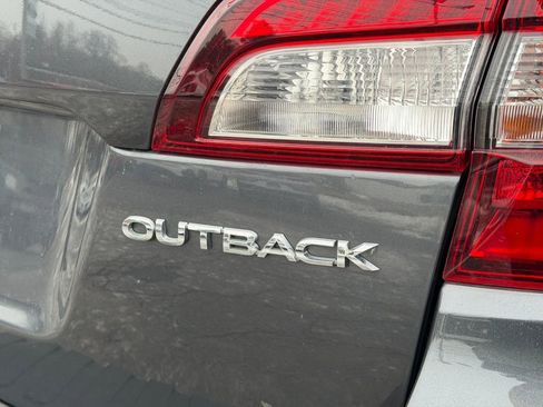 Used 2019 Subaru Outback 2.5i Premium image 29