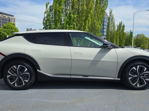 Certified 2024 Kia EV6 Light AWD/4WD image 3
