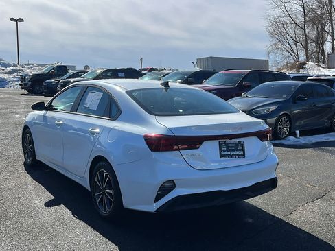 Used 2024 Kia Forte LXS image 4