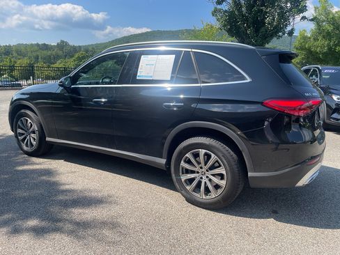 Certified 2025 Mercedes-Benz GLC 300 4MATIC image 4