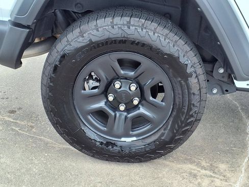 Used 2026 Jeep Wrangler Unlimited Sport AWD/4WD image 5
