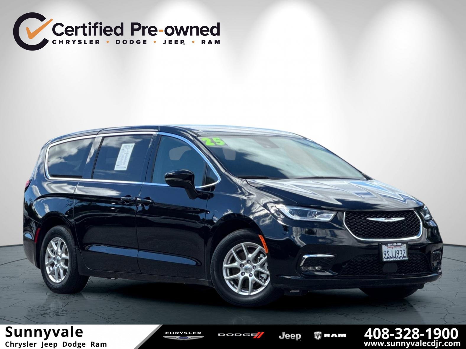Certified 2025 Chrysler Pacifica Select FWD image 1
