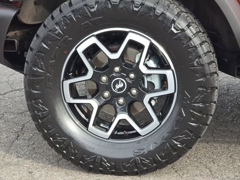 Used 2022 Ford Bronco Black Diamond image 26