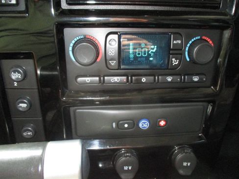 Used 2005 HUMMER H2 w/ Preferred Equipment Group AWD/4WD image 14