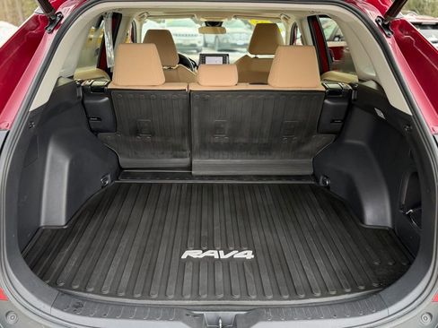 Used 2021 Toyota RAV4 XLE image 5