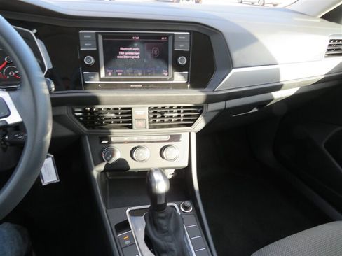 Used 2019 Volkswagen Jetta S w/ Driver Assistance Package FWD image 11