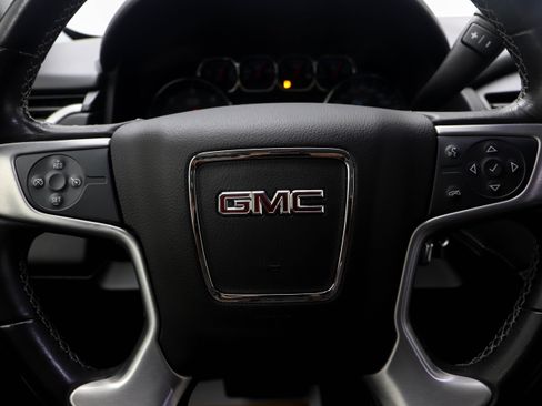 Used 2020 GMC Yukon XL SLE w/ SLE Value Package AWD/4WD image 25