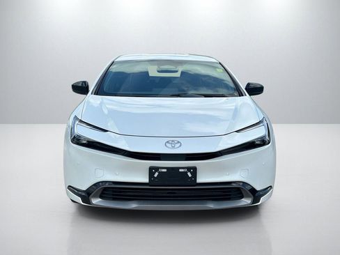 Used 2025 Toyota Prius XLE image 2