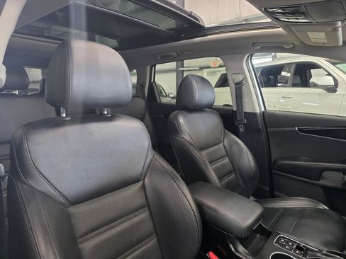 Used 2020 Kia Sorento SX FWD image 26