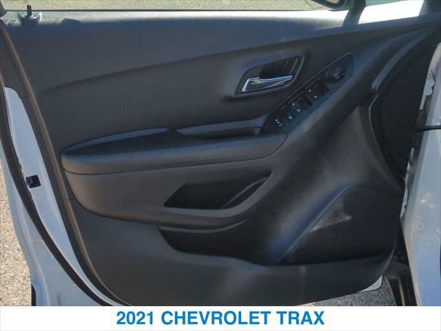 Used 2021 Chevrolet Trax LS w/ Tint and Cruise Package AWD/4WD image 12