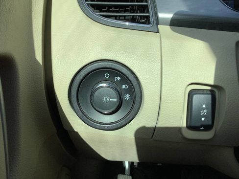 Used 2014 Ford Taurus SEL w/ Equipment Group 201A FWD image 36