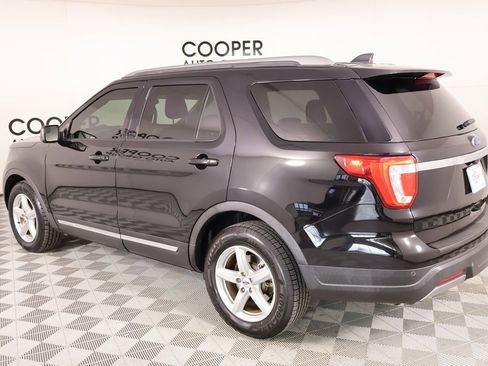 Used 2019 Ford Explorer XLT image 22