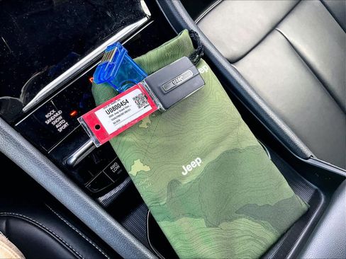 Used 2024 Jeep Grand Cherokee Limited 4xe image 31