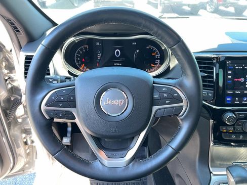 Used 2019 Jeep Grand Cherokee Altitude RWD image 15