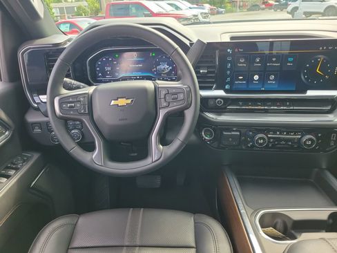 Used 2024 Chevrolet Silverado 3500 High Country w/ High Country Premium Package AWD/4WD image 12