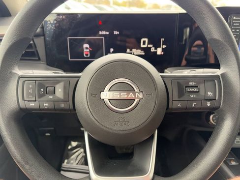 Used 2025 Nissan Kicks S image 11