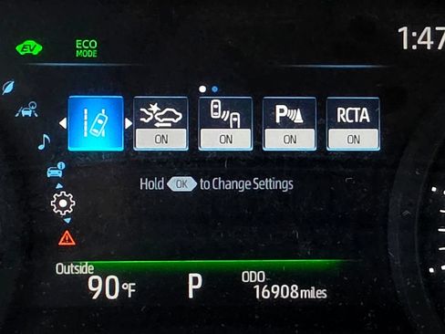 Used 2026 Toyota Sienna XLE FWD image 37
