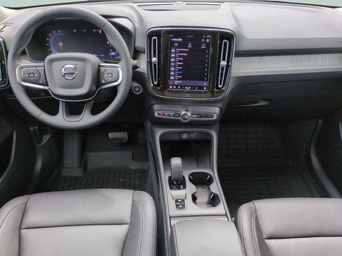 New 2025 Volvo XC40 B5 Core w/ Protection Package Premier image 14