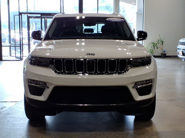 Used 2023 Jeep Grand Cherokee 4WD 4xe w/ Luxury Tech Group II image 3