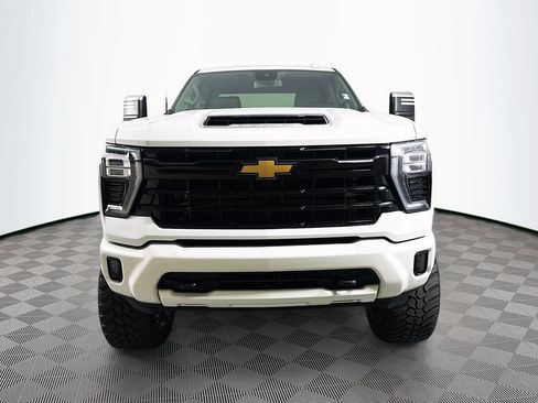 Used 2024 Chevrolet Silverado 2500 LTZ AWD/4WD image 2