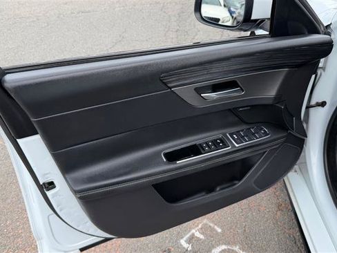 Used 2016 Jaguar XF S RWD image 7
