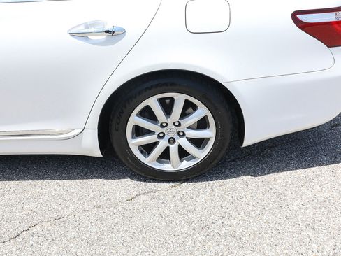 Used 2007 Lexus LS 460 L RWD image 3
