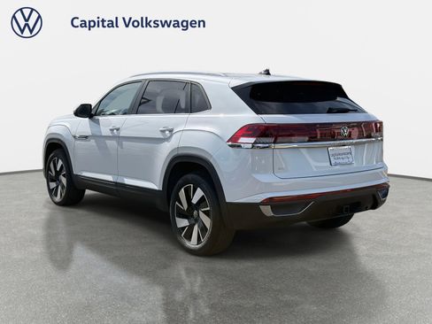 New 2026 Volkswagen Atlas Cross Sport SE FWD image 3