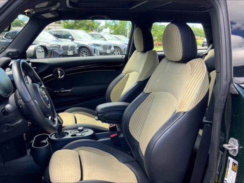 Certified 2024 MINI Cooper SE w/ MINI Resolute Edition image 25