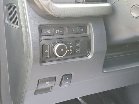 Used 2024 Ford F250 Platinum AWD/4WD image 9