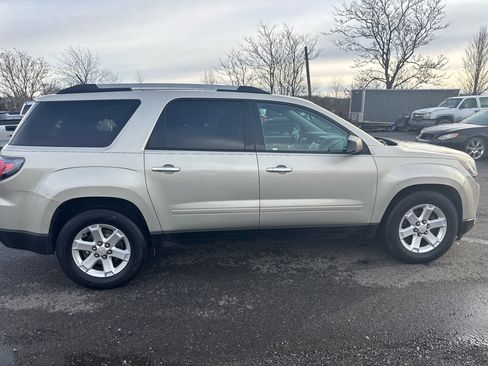 Used 2014 GMC Acadia SLE image 7