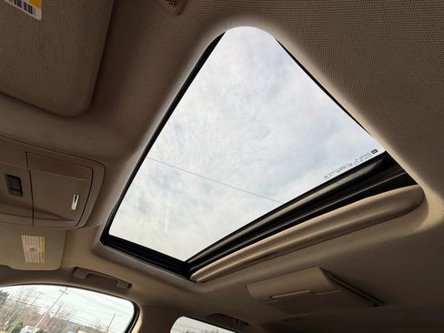 Used 2016 Chevrolet Suburban LTZ image 27