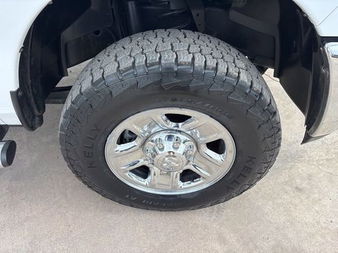 Used 2018 RAM 2500 Tradesman w/ Chrome Appearance Group AWD/4WD image 12