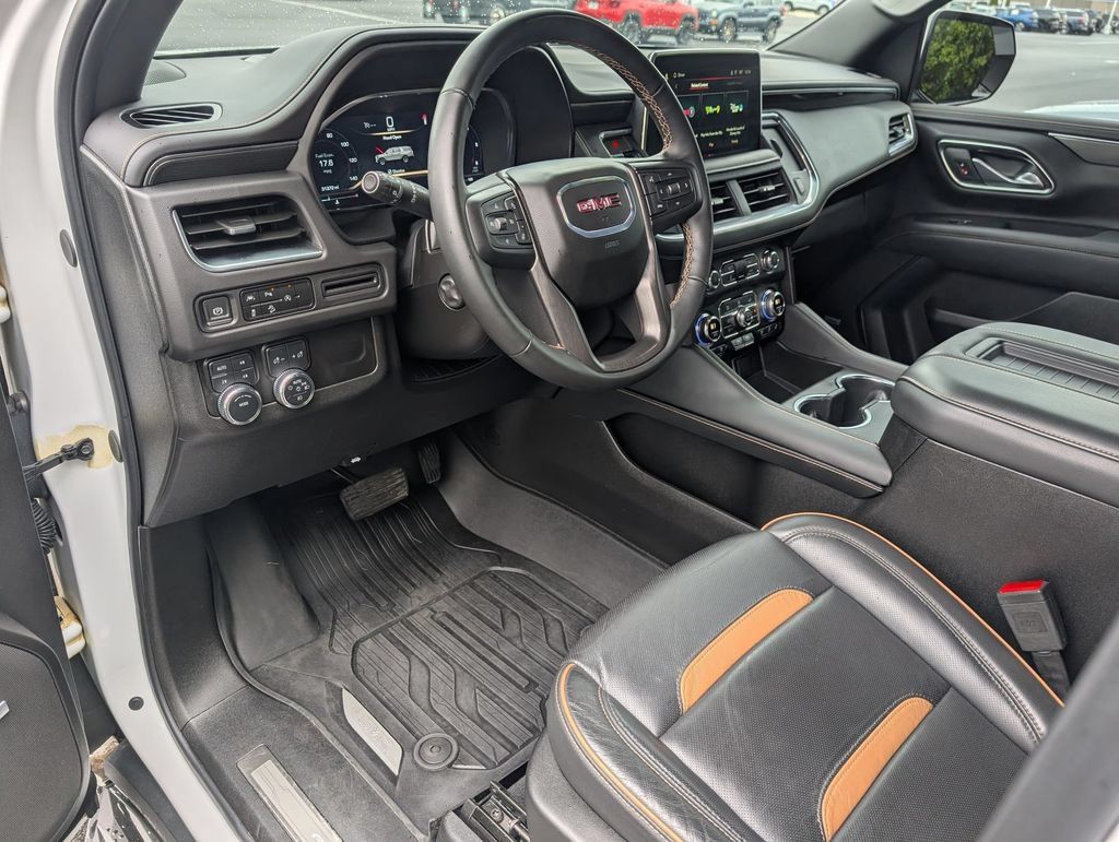 Used 2024 GMC Yukon AT4 AWD/4WD image 12