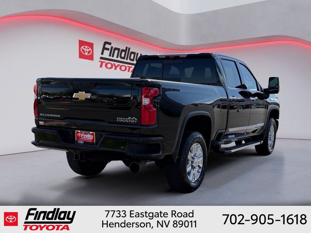 Used 2024 Chevrolet Silverado 3500 High Country w/ Technology Package AWD/4WD image 3