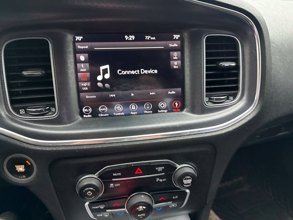 Used 2018 Dodge Charger SXT Plus RWD image 2