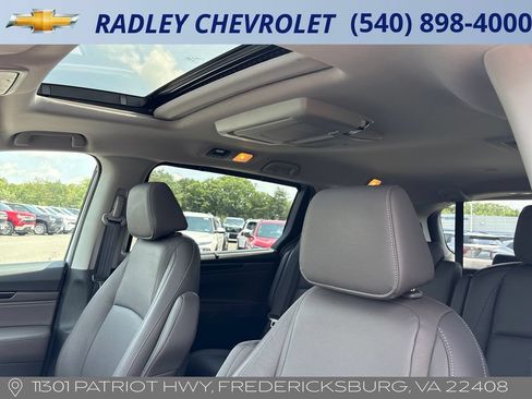 Used 2023 Honda Odyssey Touring image 2