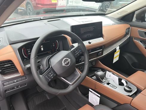 New 2026 Nissan Rogue Platinum AWD/4WD image 9