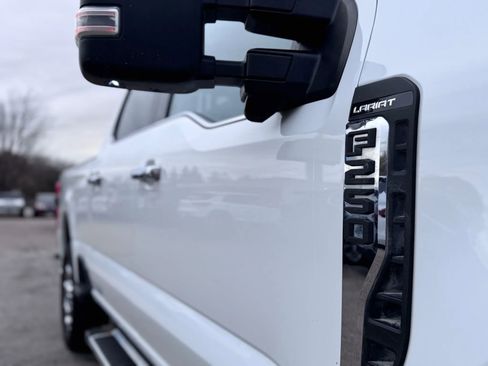 Used 2023 Ford F250 Lariat w/ Chrome Package image 38