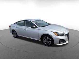 Used 2025 Nissan Altima 2.5 SV FWD video 2