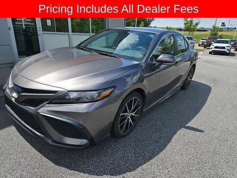 Used 2024 Toyota Camry SE w/ Audio Upgrade Package FWD image 3