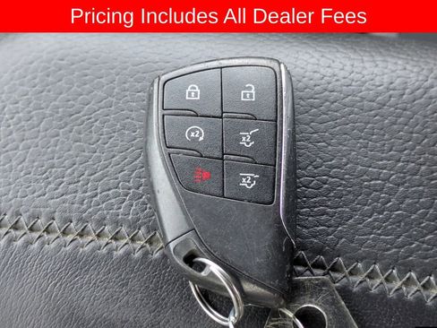 Used 2022 GMC Yukon Denali w/ Advanced Technology Package AWD/4WD image 32