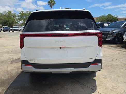 New 2026 Kia Carnival EX FWD image 7