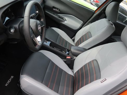 Used 2024 Nissan Kicks SR w/ SR Premium Package image 17