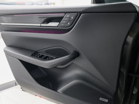 New 2025 Porsche Macan Electric image 23